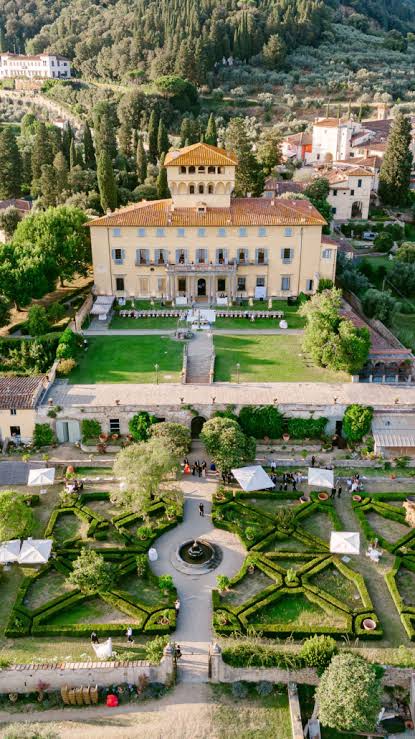 Villa di Maiano historic exterior and event atmosphere